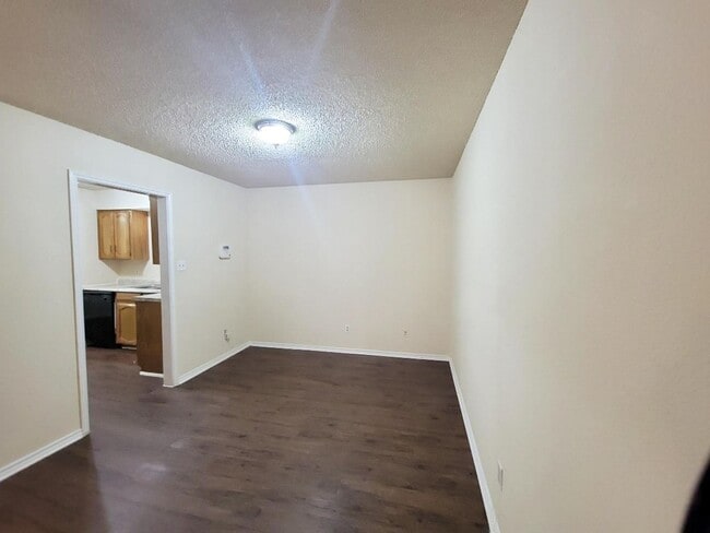 Building Photo - 1714 Magnolia Ln