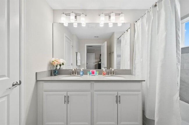 Building Photo - 900 Pebble Beach Dr