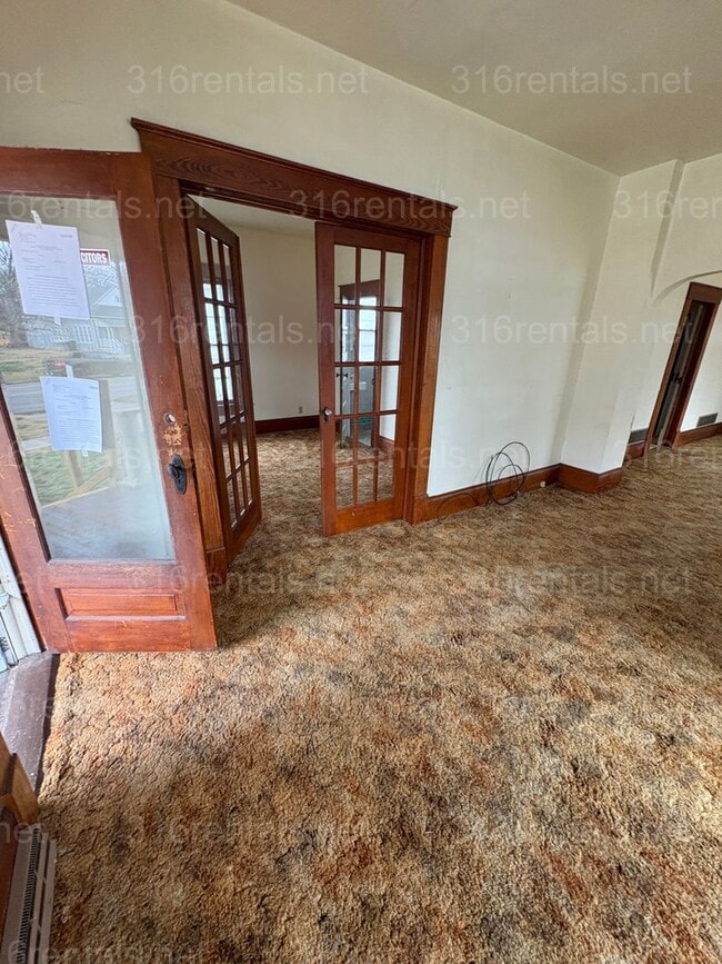 Building Photo - $899 - 3 bed 1 bath - Single Family Home