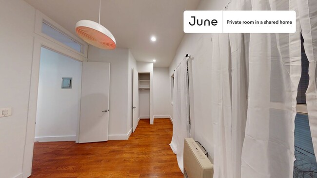 Building Photo - Private bedroom in 3 bed/1 bath Home