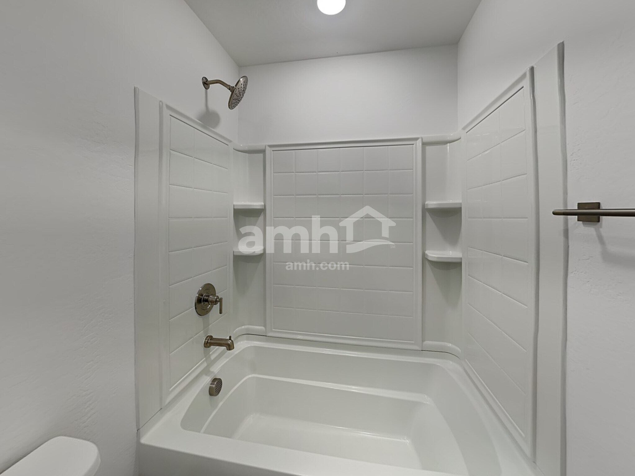 Building Photo - 831 S 150th Dr