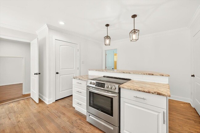 Building Photo - 4214 Woodcrest St