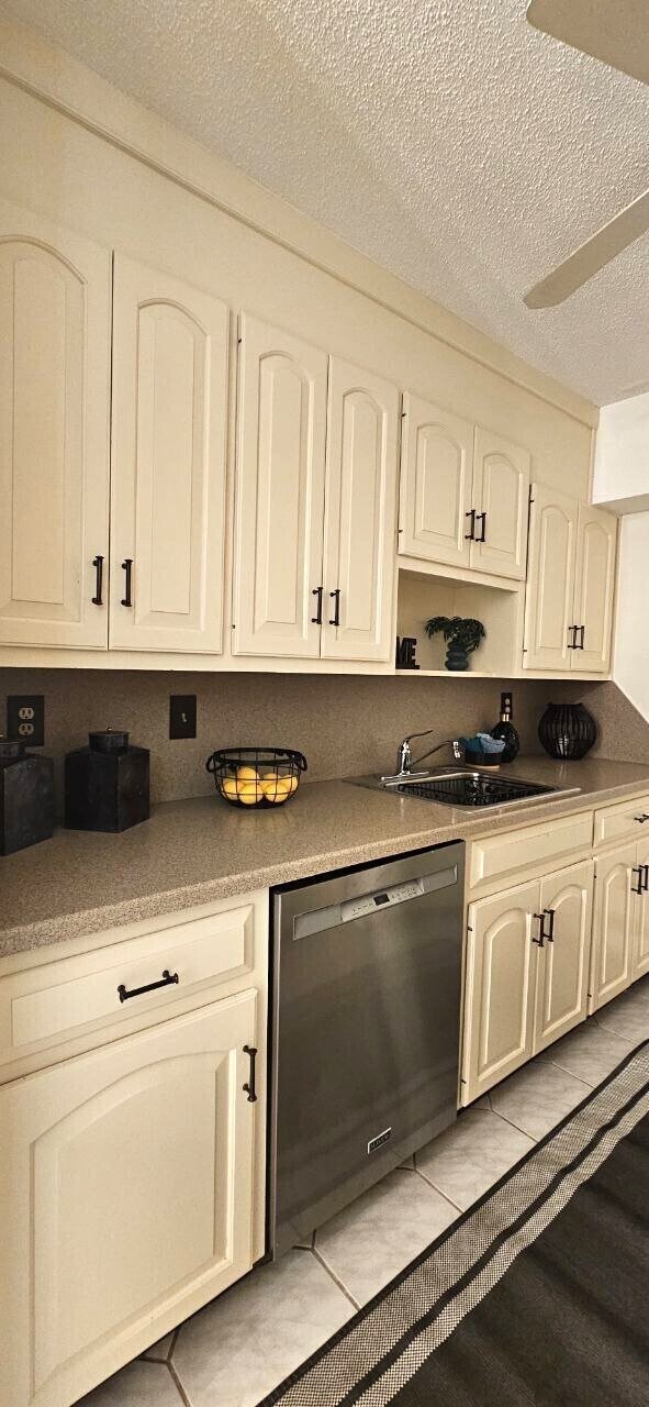 Building Photo - 25 Washington St