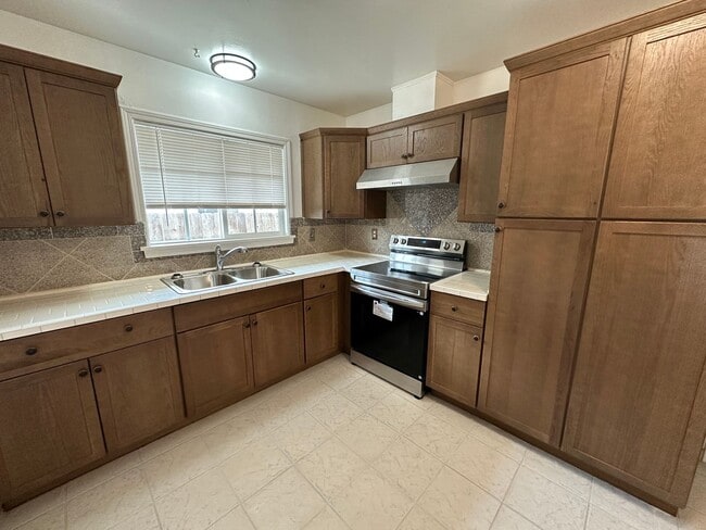 Building Photo - Renovated Clairemont 4BR with Private Yard, Covered Patio & 2-Car Garage – Minutes to the Beach