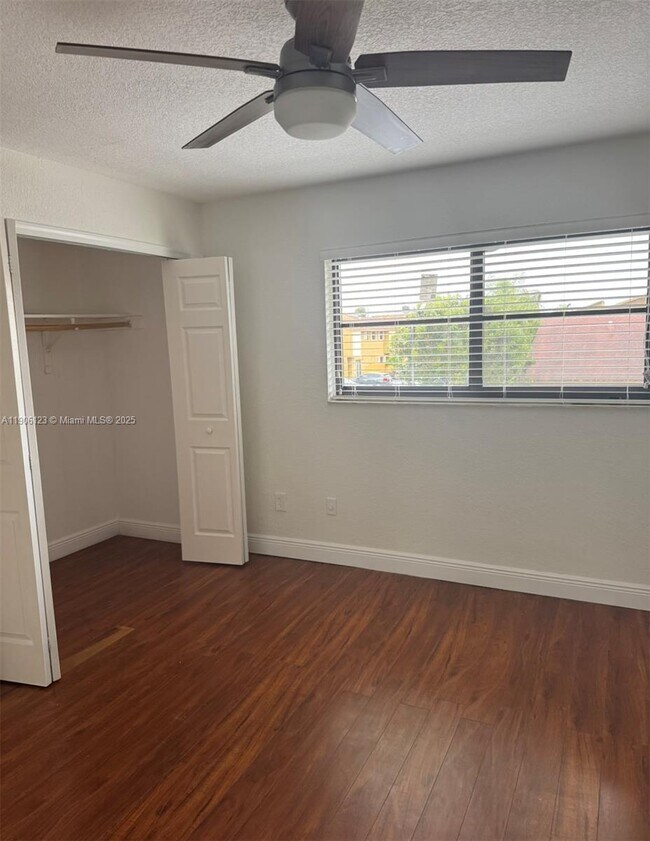 Building Photo - 3466 SW 112th Ave