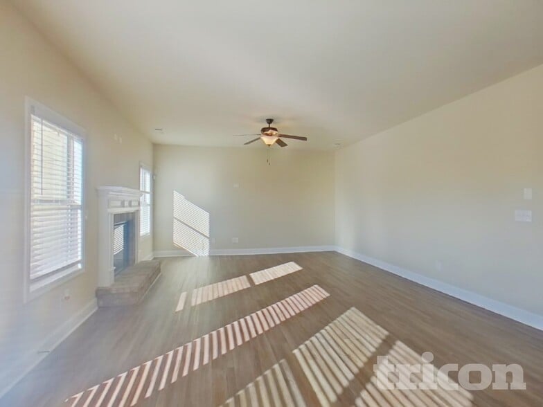 Building Photo - 127 Massey Ln