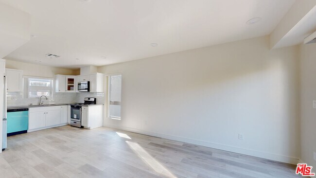 Building Photo - 236 Rosemont Ave