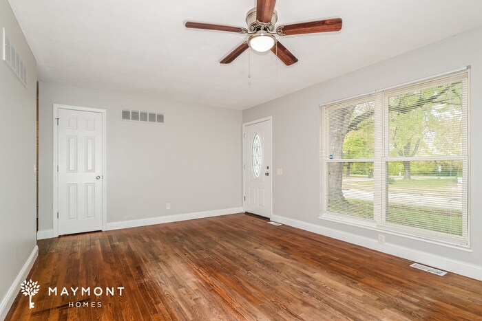 Building Photo - 1080 N Park Ln