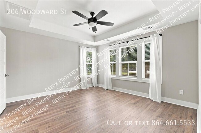 Building Photo - 206 Woodward St