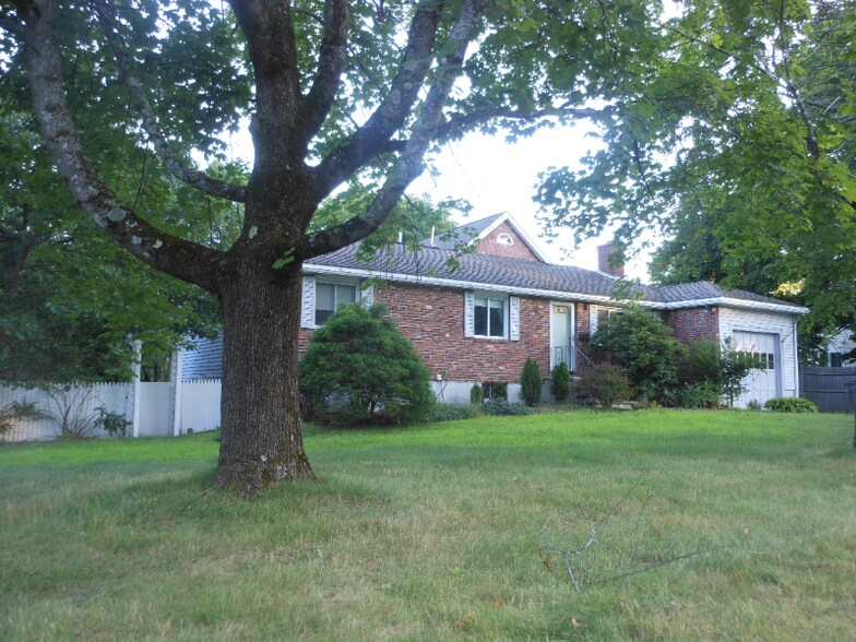 Primary Photo - 14 Lyman Rd