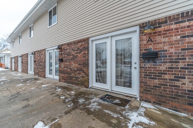 Building Photo - 1241 33rd St