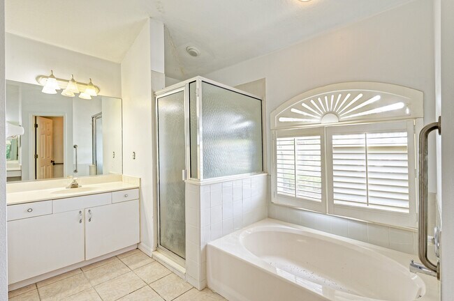 Building Photo - 3219 58th Terrace E