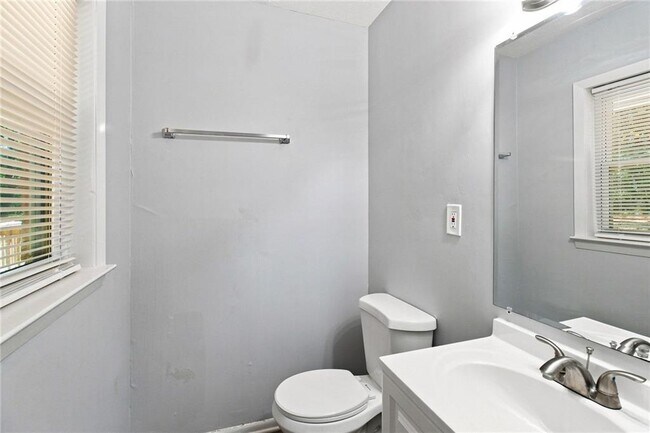 Building Photo - 10200 Top Tree Ct