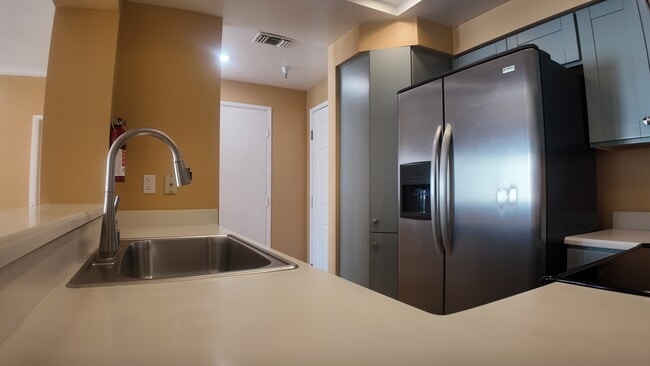 Building Photo - 655 Columbia St