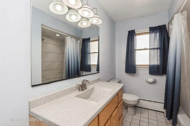 Building Photo - 942 Raleigh Rd