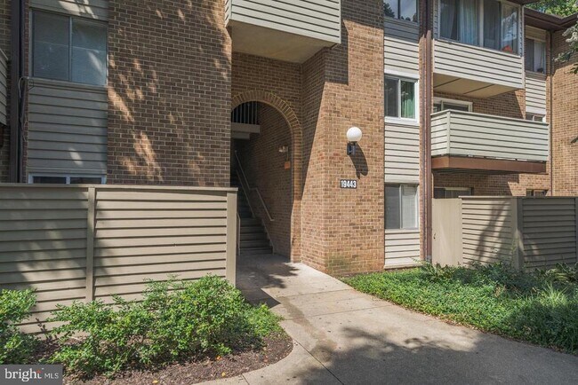 Building Photo - 19443 Brassie Pl