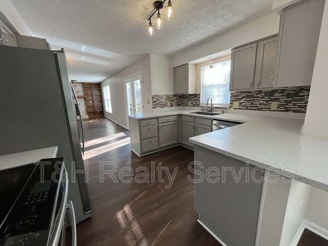 Building Photo - 6827 Antelope Dr