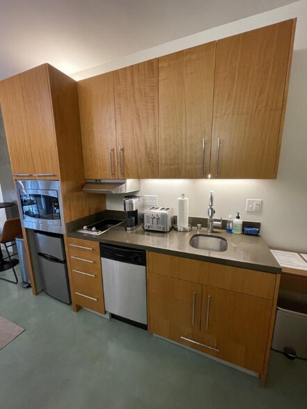 Building Photo - 766 Harrison St