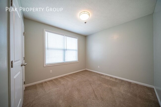 Building Photo - 250 Chittenden Ave