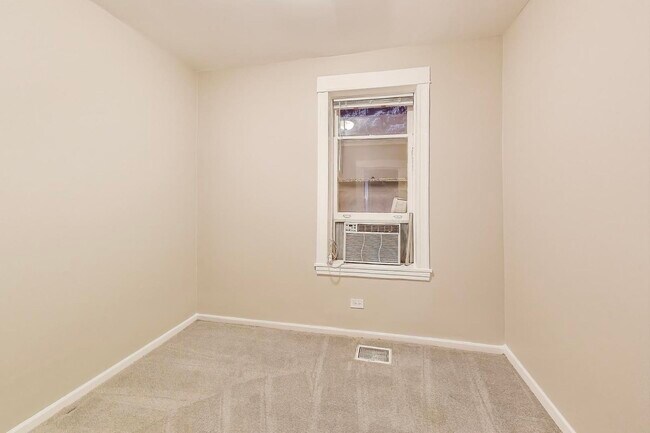 Building Photo - 1131 W Taylor St