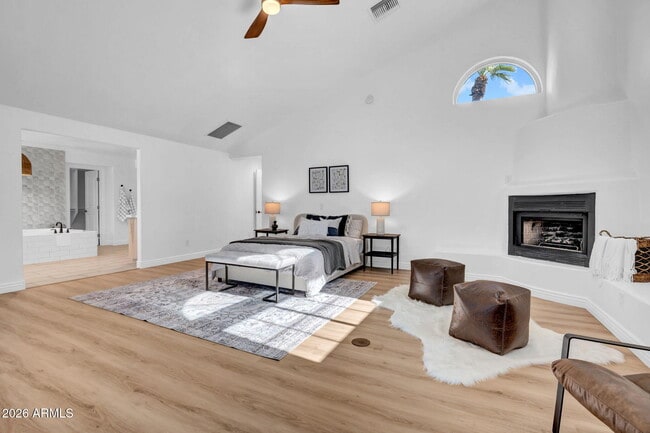 Building Photo - 10624 N 38th St