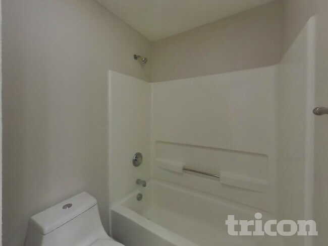 Building Photo - 10818 Wymm Ln