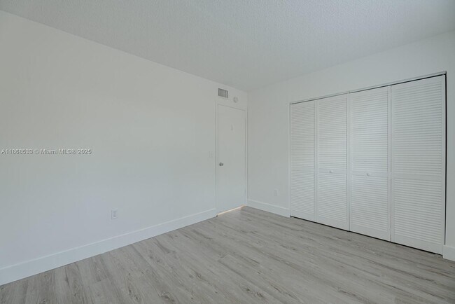Building Photo - 950 Constitution Dr
