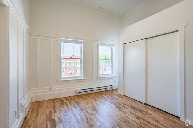 1BR, 1BA - 580SF - Bedroom - The Klein Building