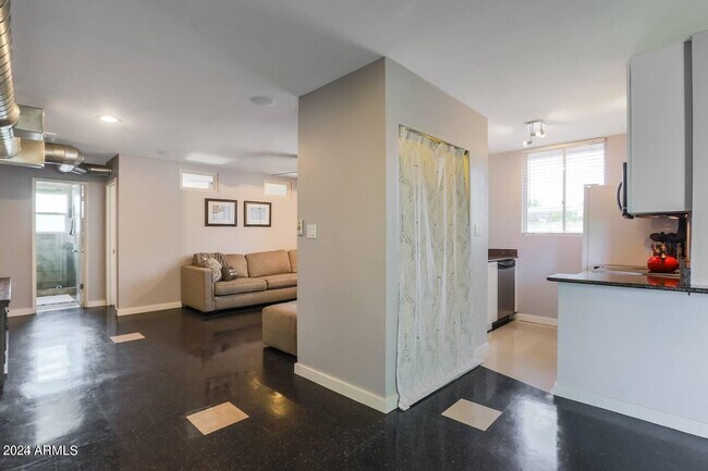 Building Photo - 4206 N 38th St