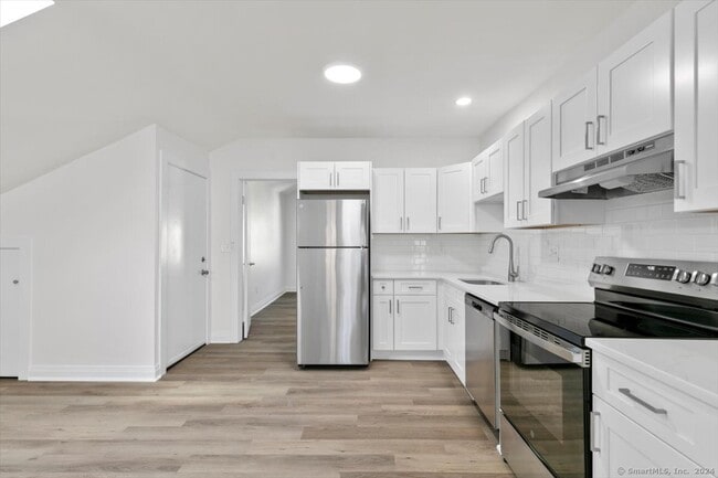 Building Photo - 972 State St