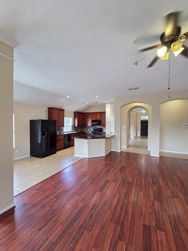 Building Photo - 12827 Benton Park Ln