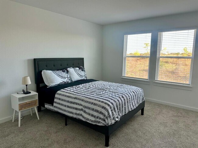 Building Photo - 12321 Basilwood Dr