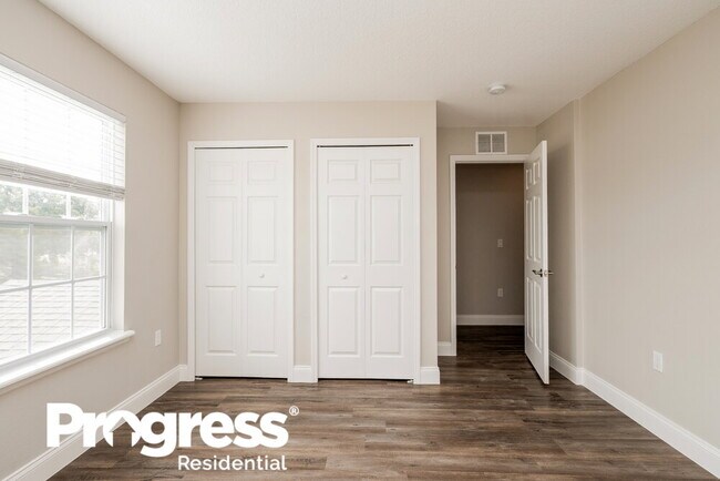 Building Photo - 148 Eleven Oaks Cir