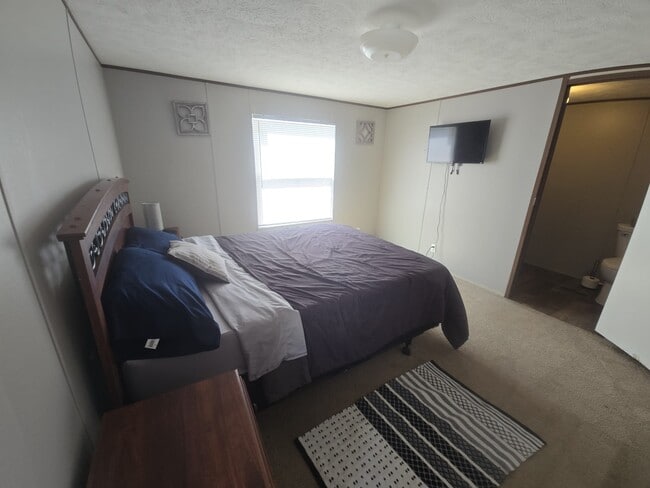 Building Photo - 790 N Broadway St