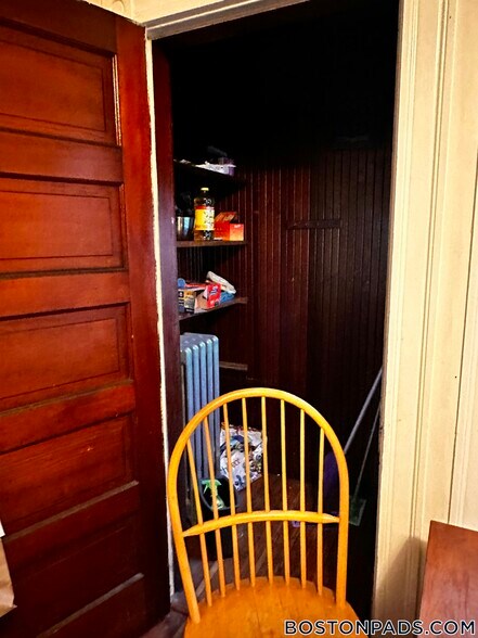 Building Photo - 352 Main St