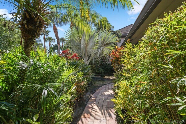 Building Photo - 2835 Polo Island Dr