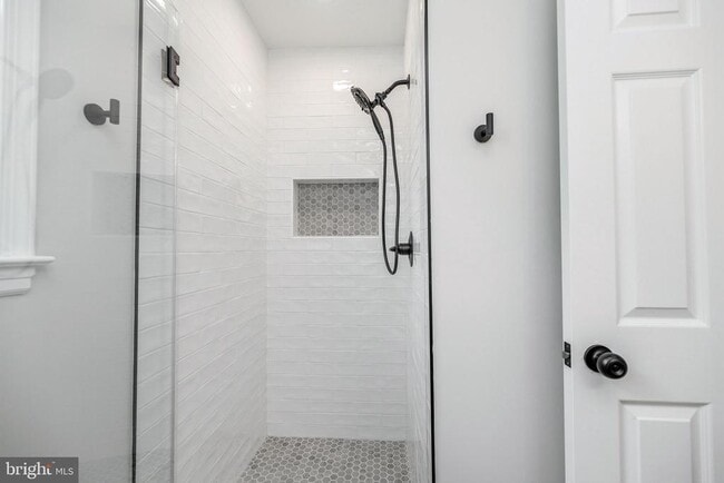 Building Photo - 561 Tiffany Ct