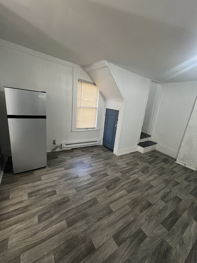 Building Photo - 529 E William St