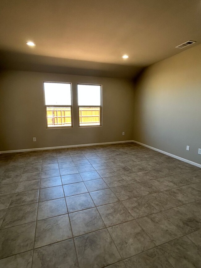 Building Photo - Beautiful Home in Homestead at Parks Bell ...
