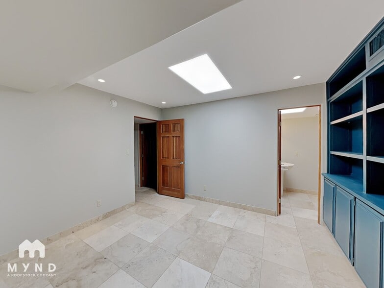 Building Photo - 5727 N PSO Ventoso