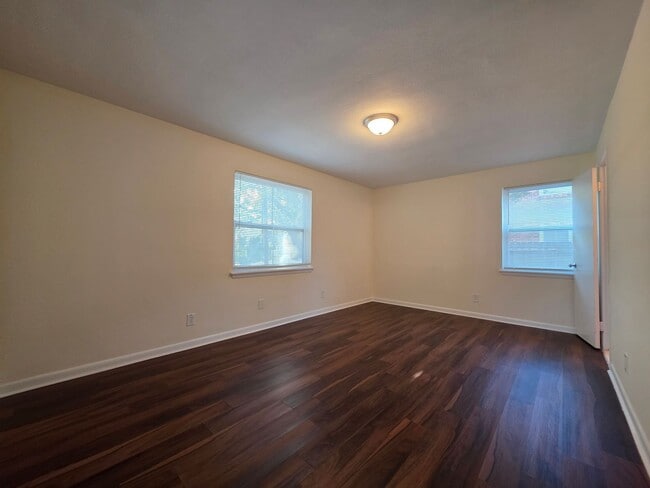 Building Photo - Bull St