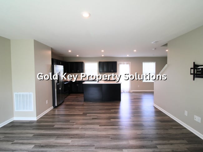 Building Photo - 9739 Oak Grove Dr