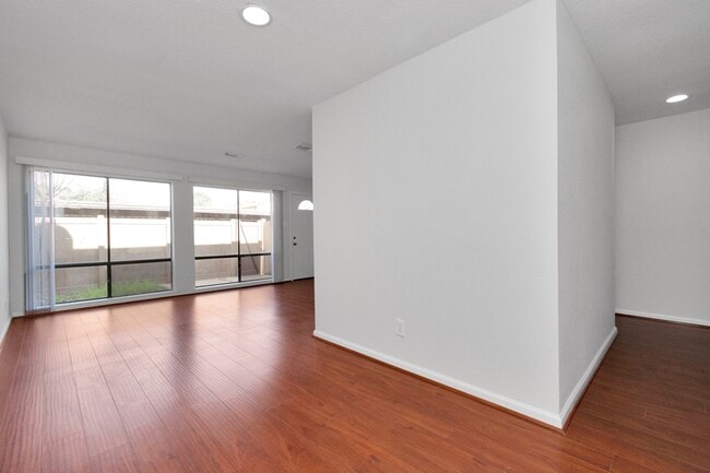 Building Photo - 12823 Briarwest Cir