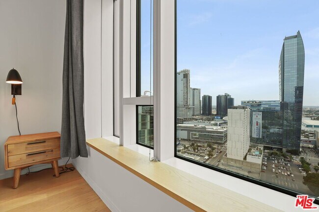 Building Photo - 889 Francisco St