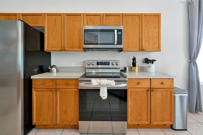 Building Photo - 8157 Sun Palm Dr