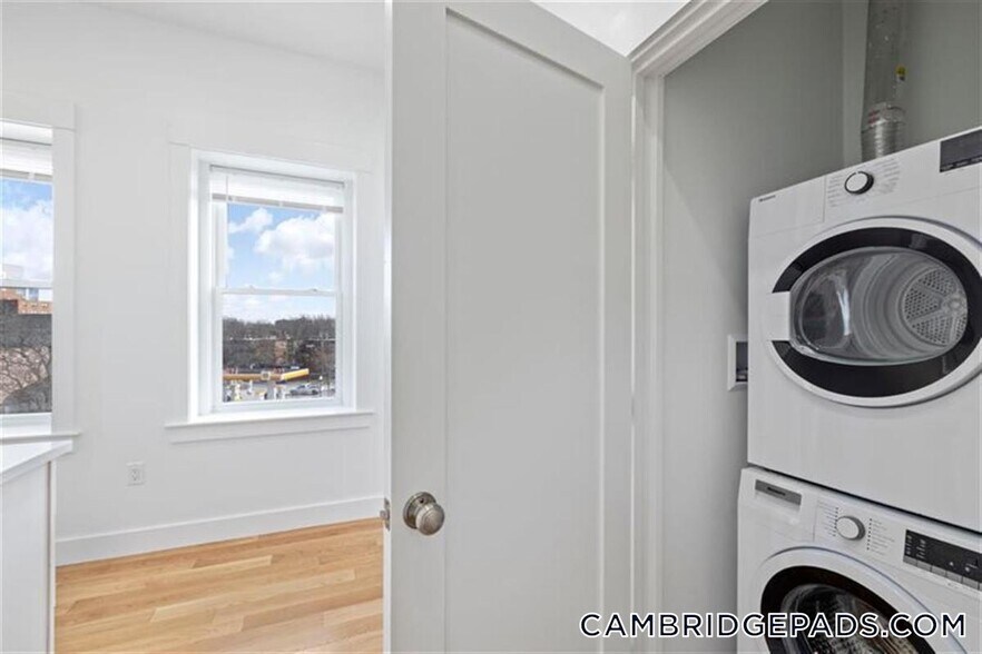 Building Photo - 406 Columbia St