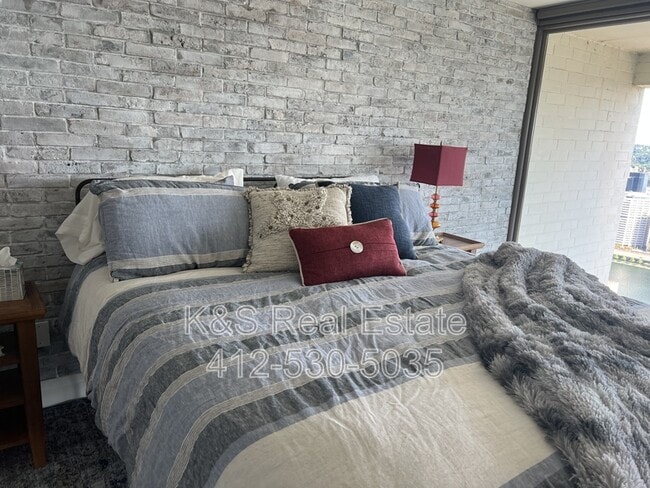 Building Photo - 111 Grandview Ave