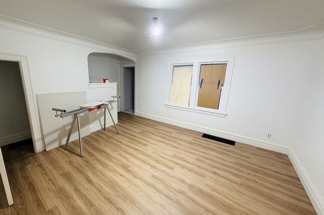 Building Photo - 1301-1303 Hammond Ave