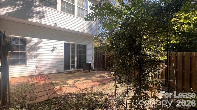 Building Photo - 3261 Mannington Dr