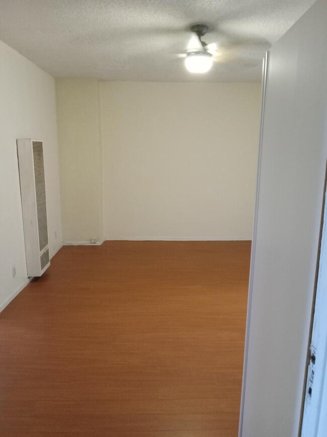 Building Photo - 4720 S Normandie Ave